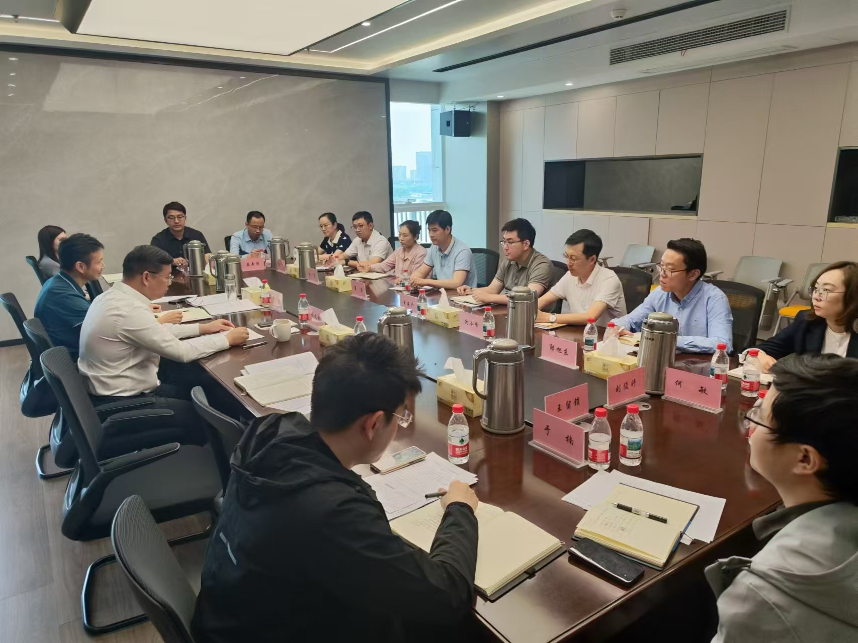 青春砺作风 实干显作为 —大富豪娱乐城
召开“强作风·比...